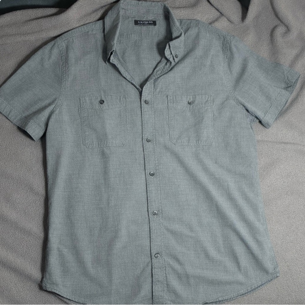Express Men’s Medium Short Sleeve Button-Down Shirt
